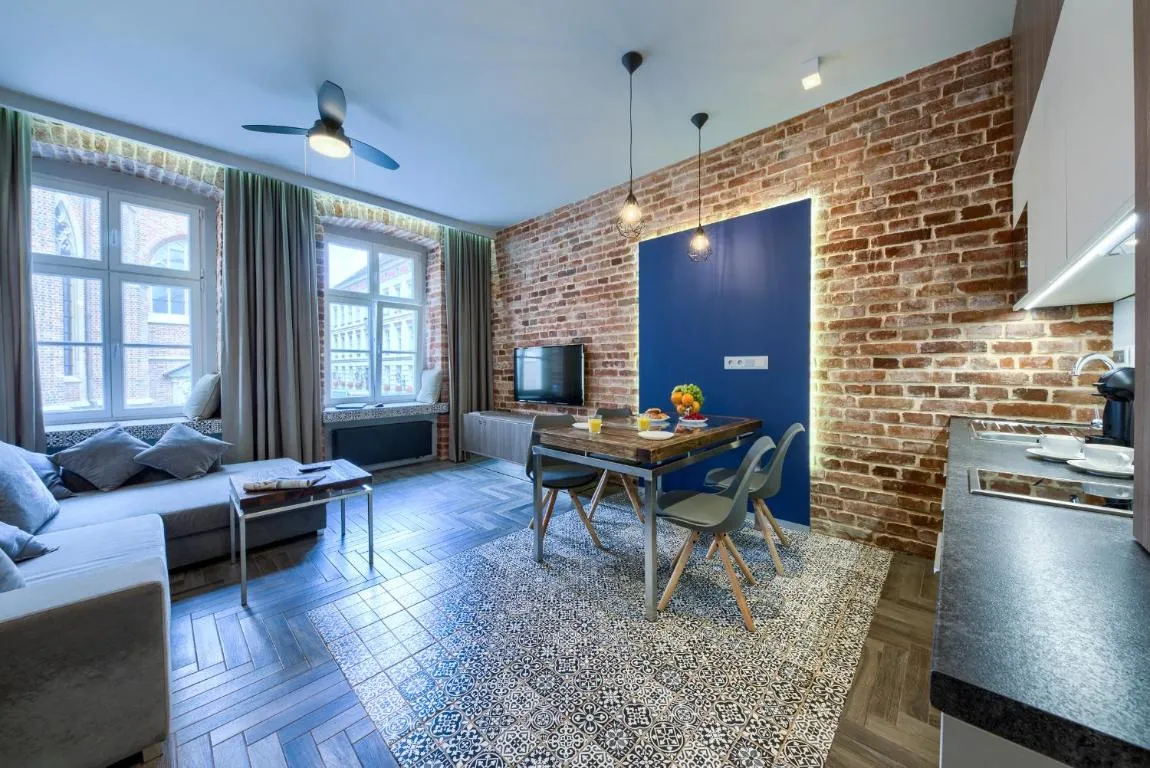 Image of 2/3 APARTMENTS Old Town
