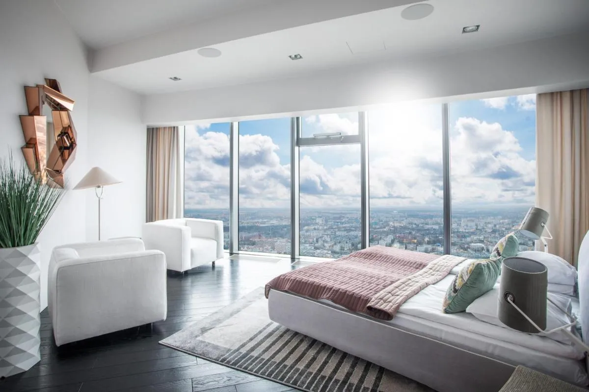 Image 4 of 30th+ Floor Apartments in Sky Tower