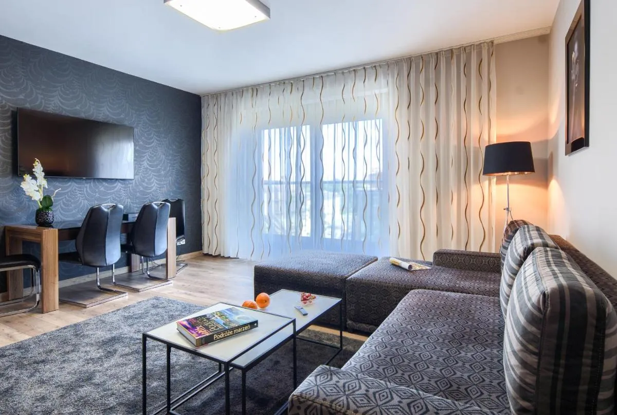 Image 3 of Alibi Apartments