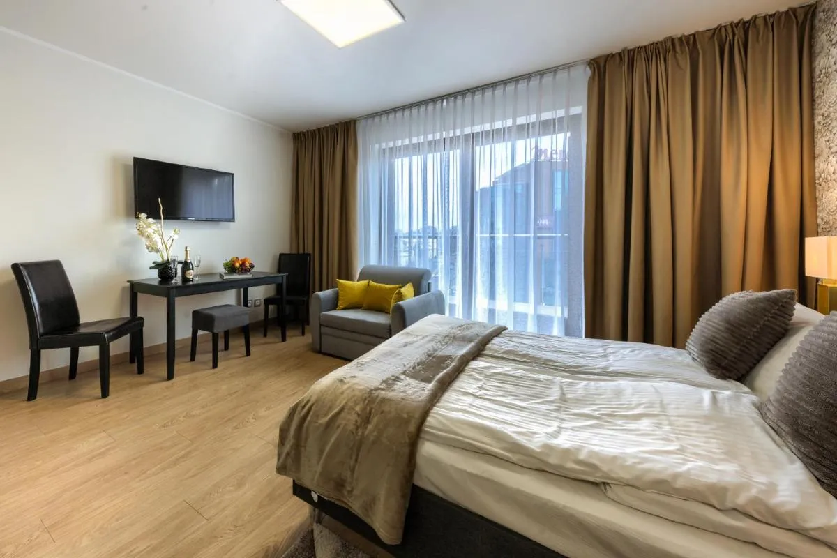 Image 6 of Alibi Apartments