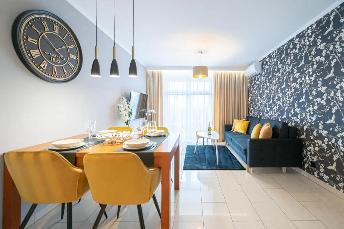 Image of Apartament 55m2 – Darmowy Garaż – Klimatyzacja – Centrum – 24na7