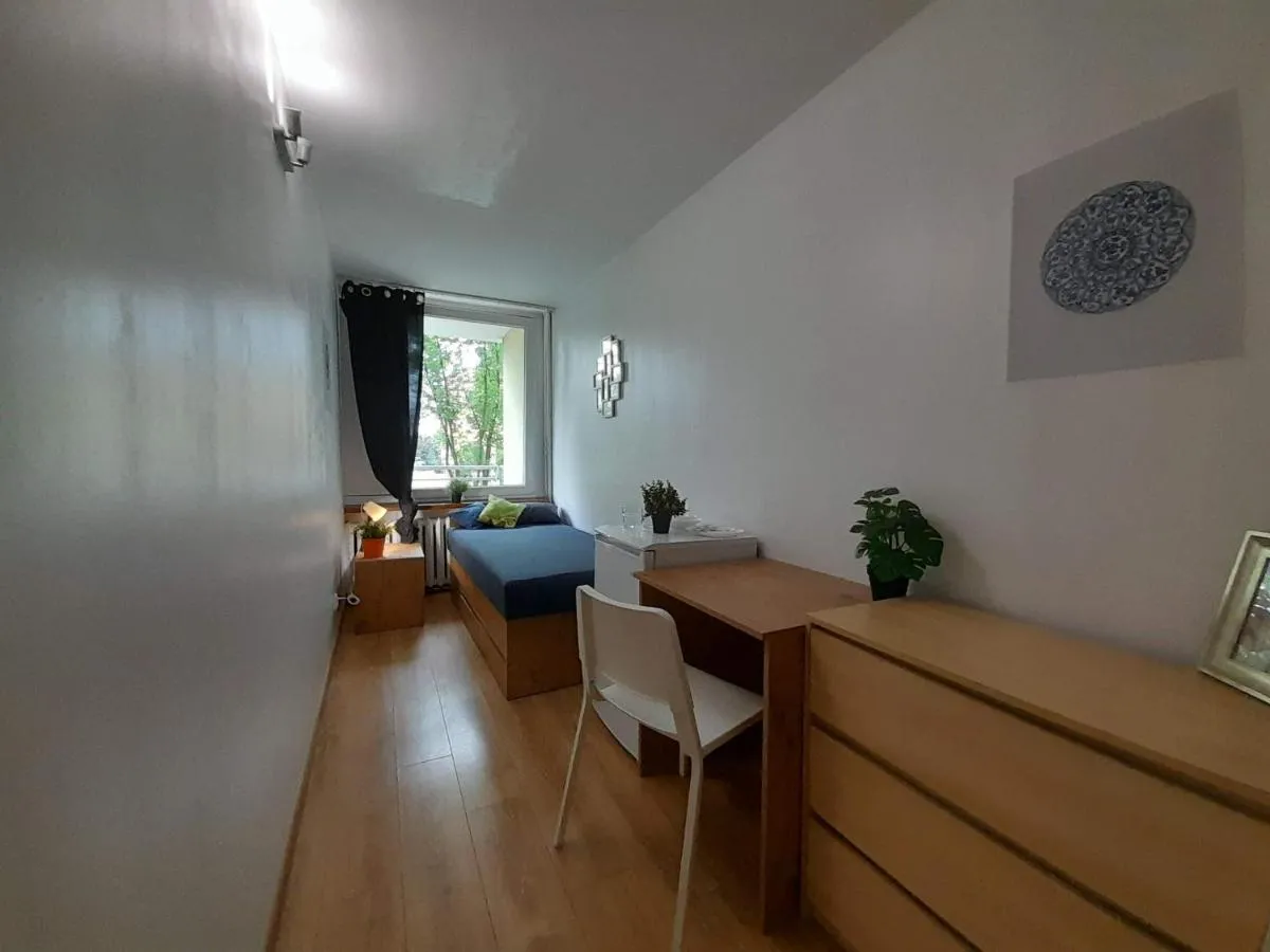 Image 3 of Apartament Familly Hostello – 5 osobnych pokoi, blisko Areny i Lotniska