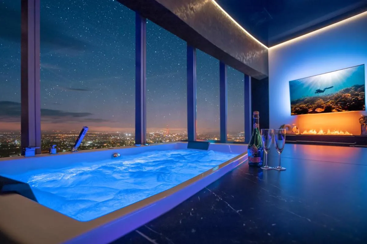 Image 6 of Apartamenty Sky Tower z Jacuzzi Przy Oknie