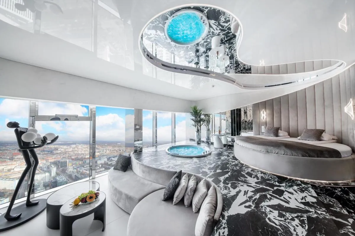 Image 1 of Apartamenty Sky Tower z Jacuzzi Przy Oknie