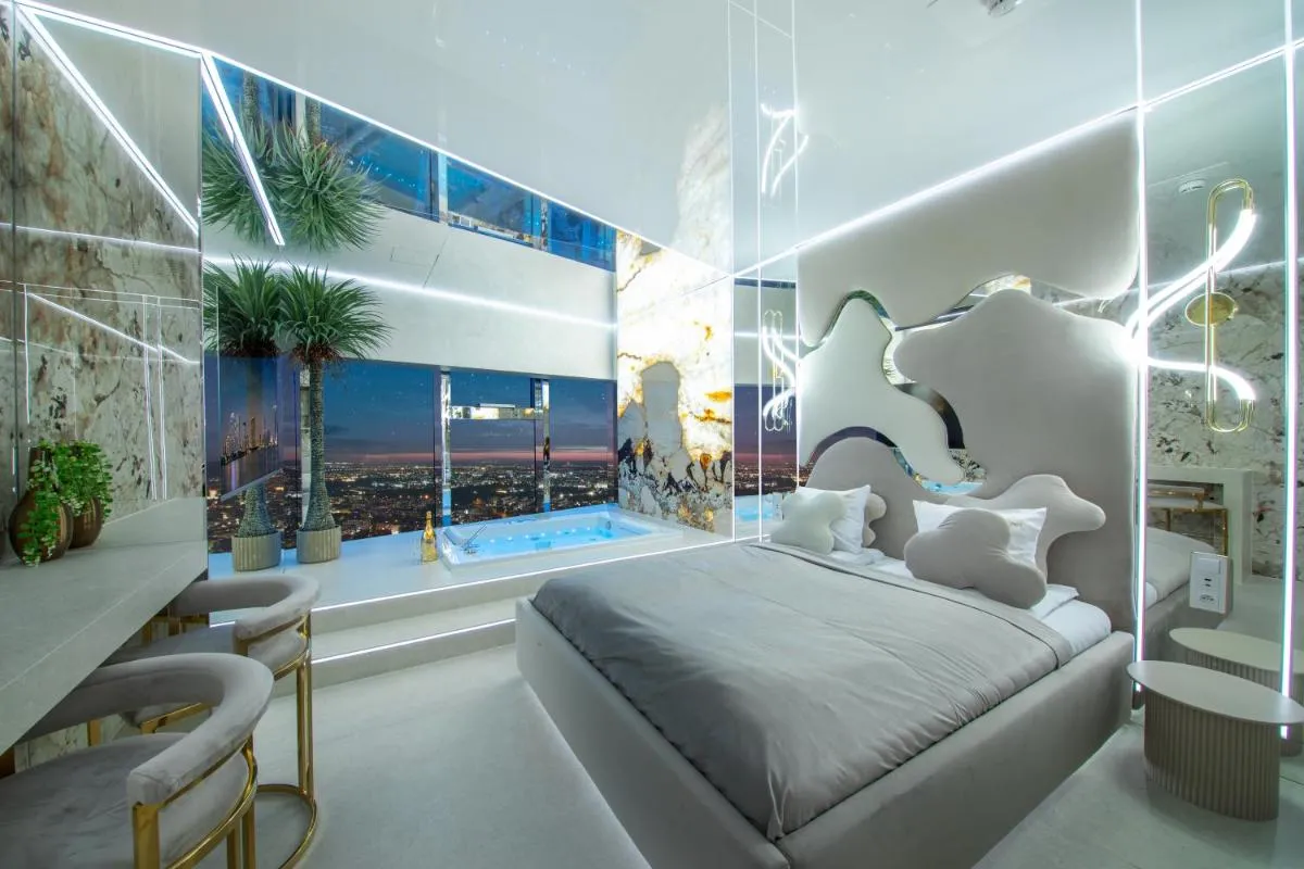 Image 2 of Apartamenty Sky Tower z Jacuzzi Przy Oknie