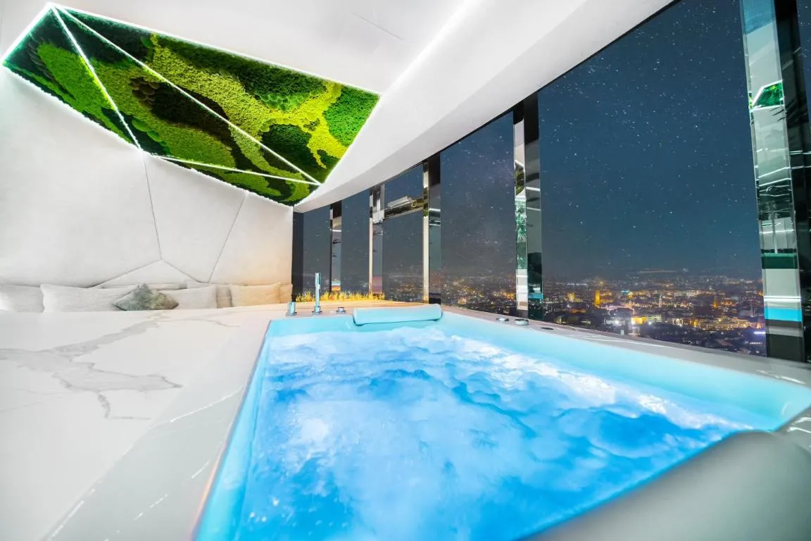 Image of Apartamenty Sky Tower z Wanna Przy Oknie