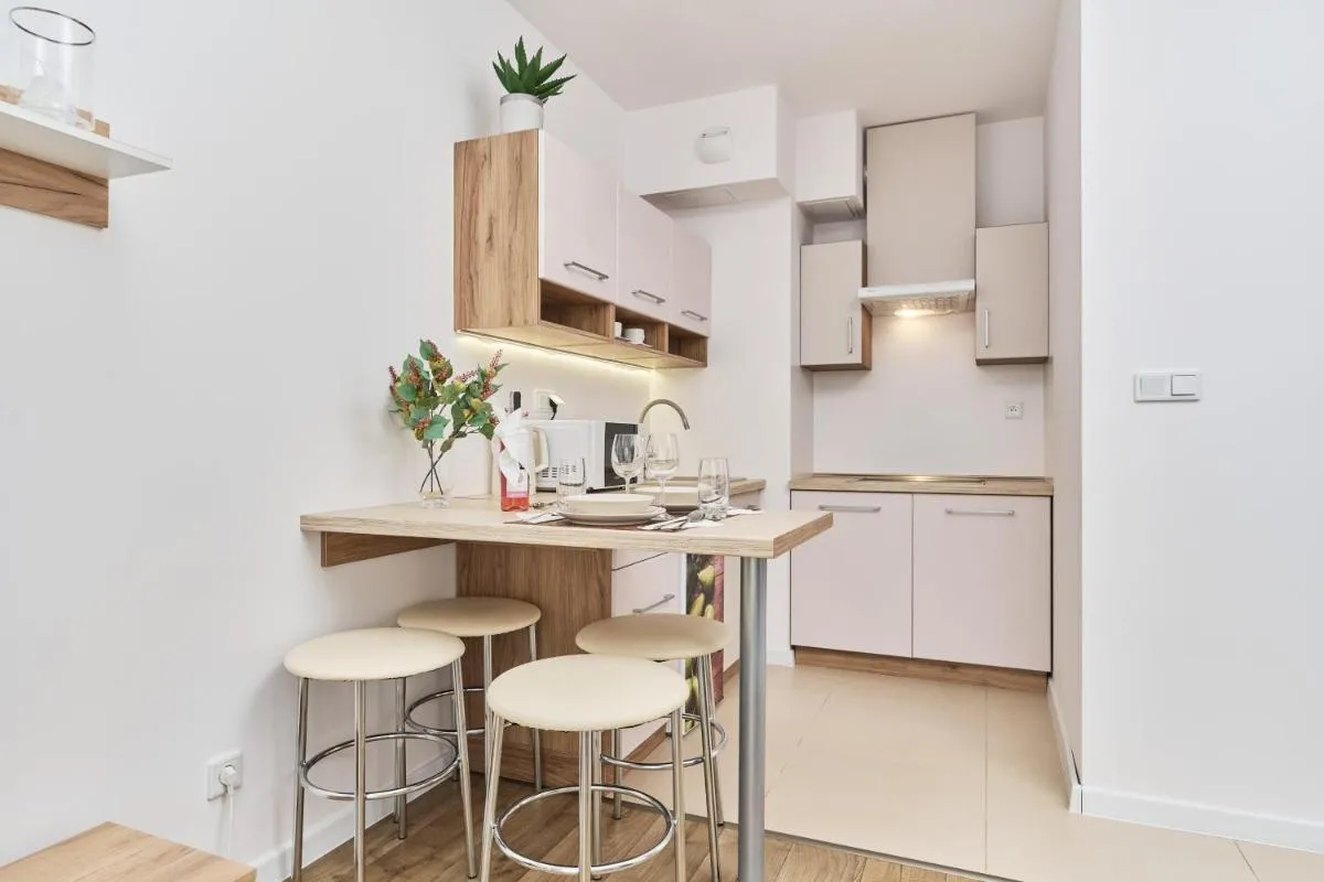Image 4 of Apartment Krakowska 39 with AC & PARKING & LOGGIA Wrocław by Noclegi Renters