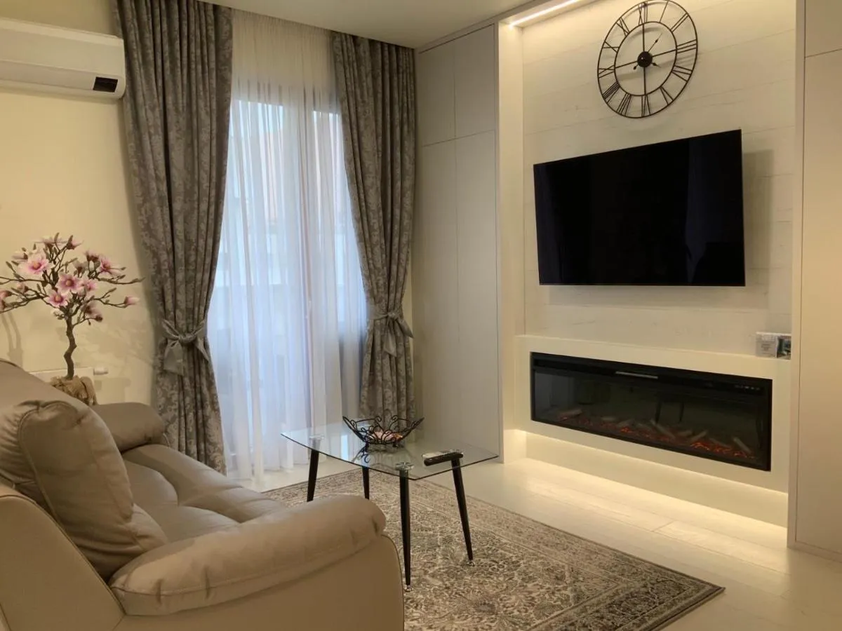 Image 2 of Apartment z kominkiem w sercu Wrocławia