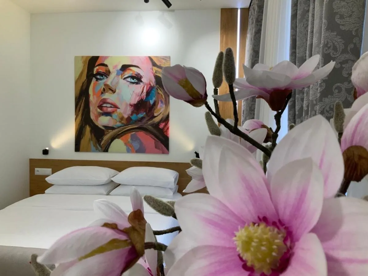 Image 1 of Apartment z kominkiem w sercu Wrocławia