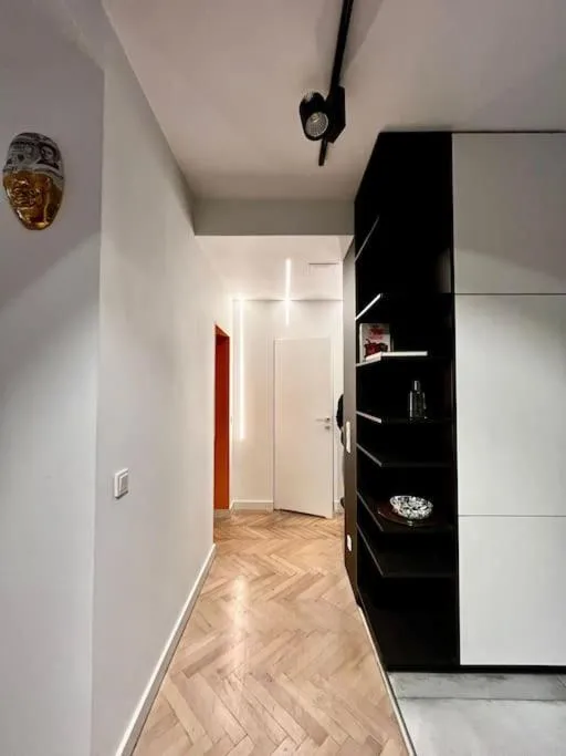 Image 6 of Art & Design 3 rooms apartment in city center