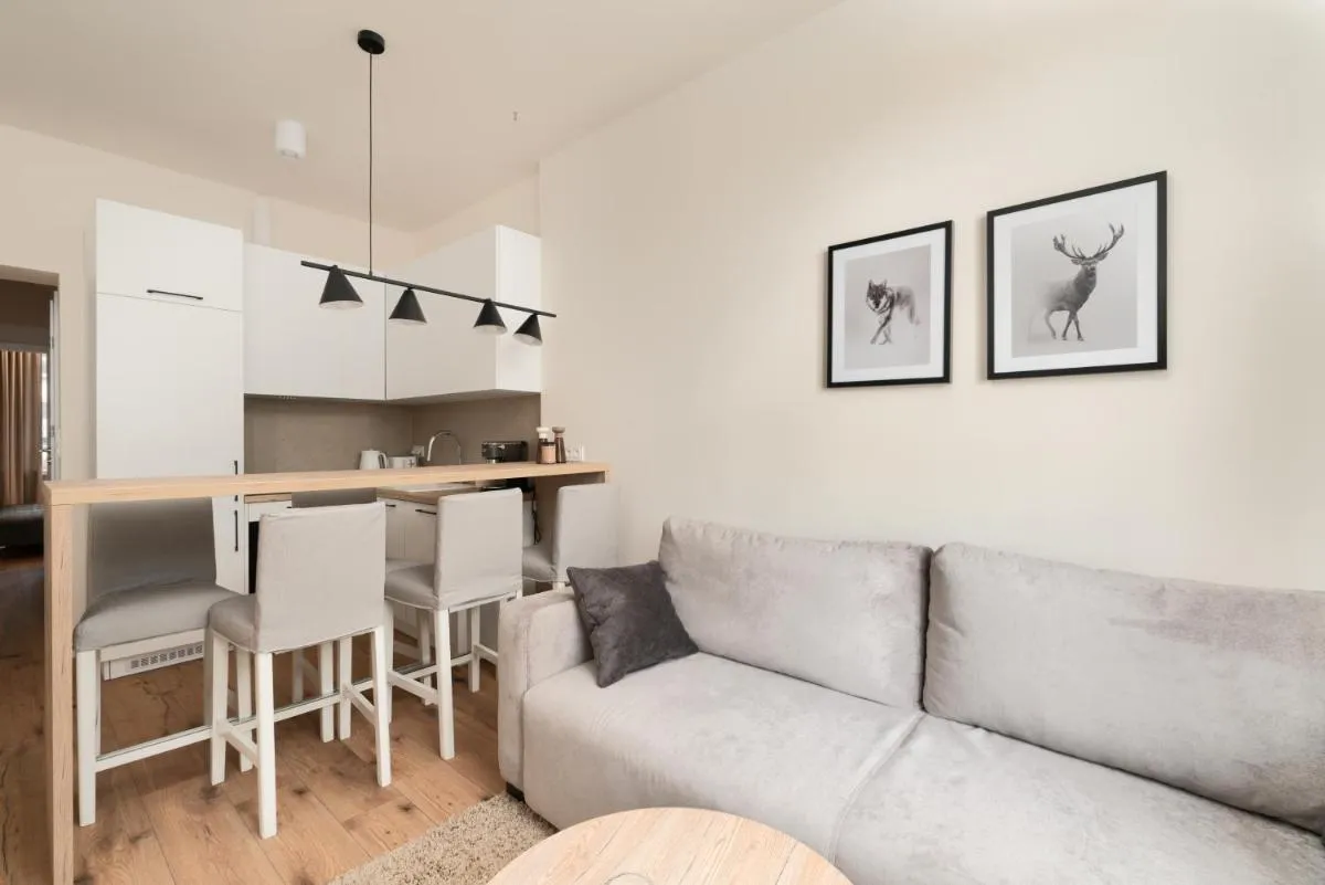 Image 2 of BRIGHT DAY Apartment – Self Check-in 24h, 10 min Market Square