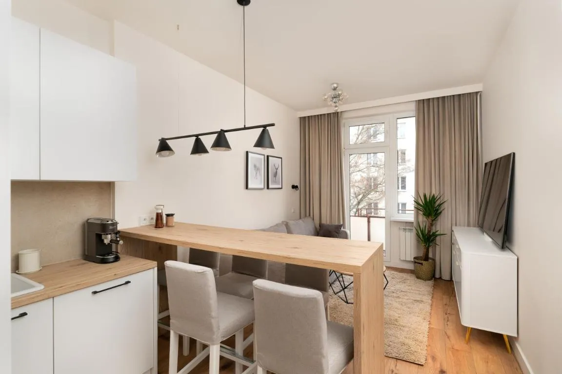 Image of BRIGHT DAY Apartment – Self Check-in 24h, 10 min Market Square