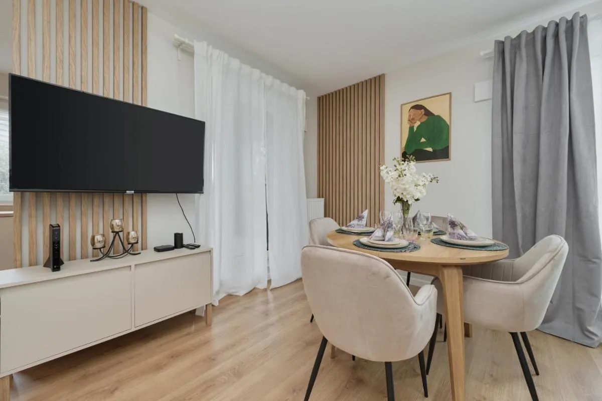Image 4 of Beautiful 3-Bedroom Apartment Gwiaździsta 18 by Noclegi Renters