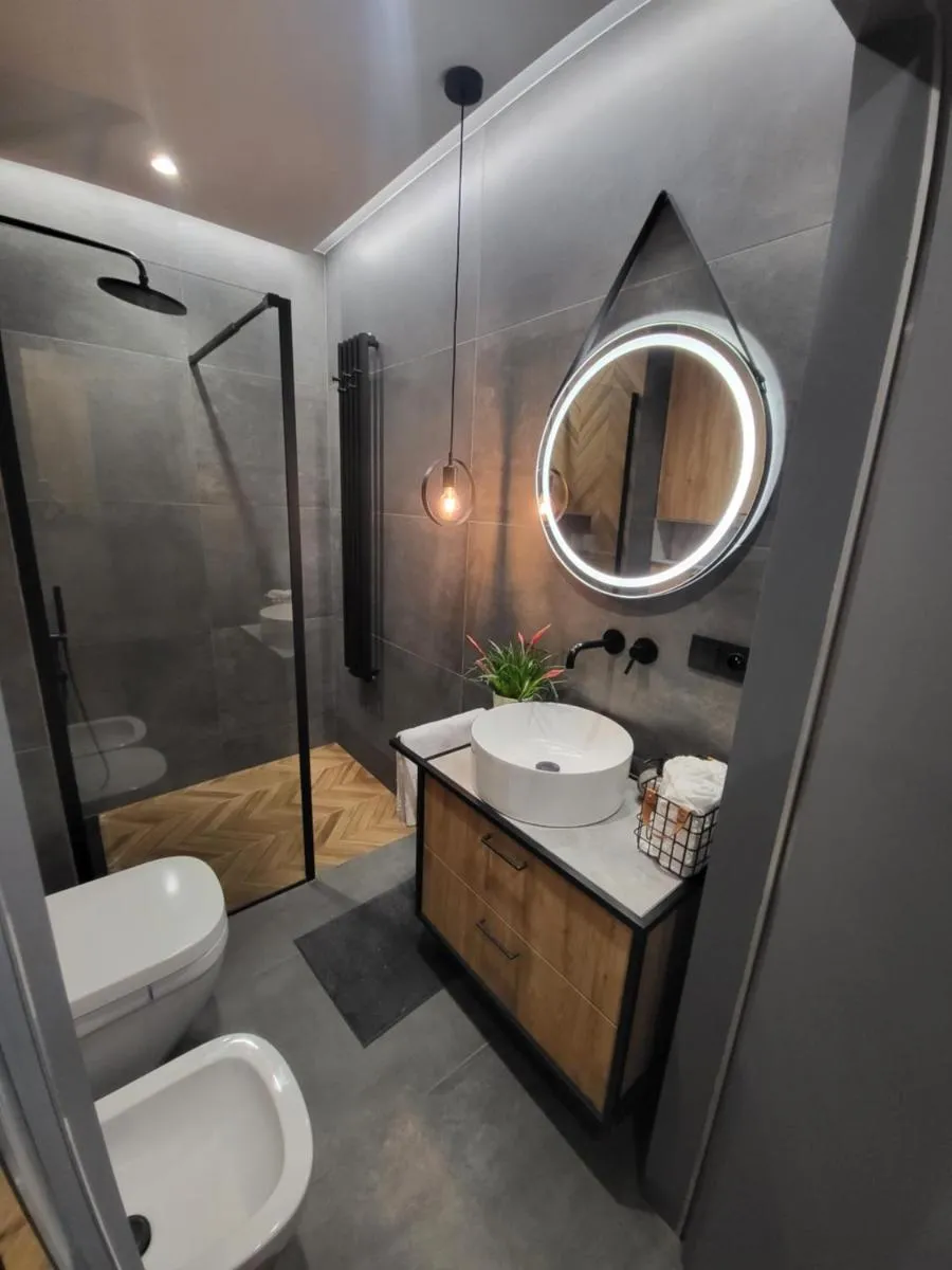 Image 2 of BlackStar Apartment