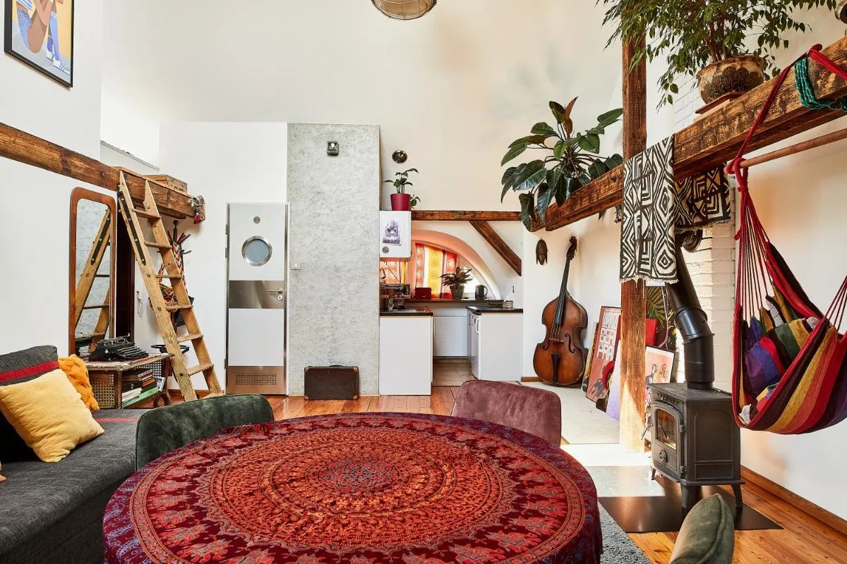 Image 2 of Cesar Apartment