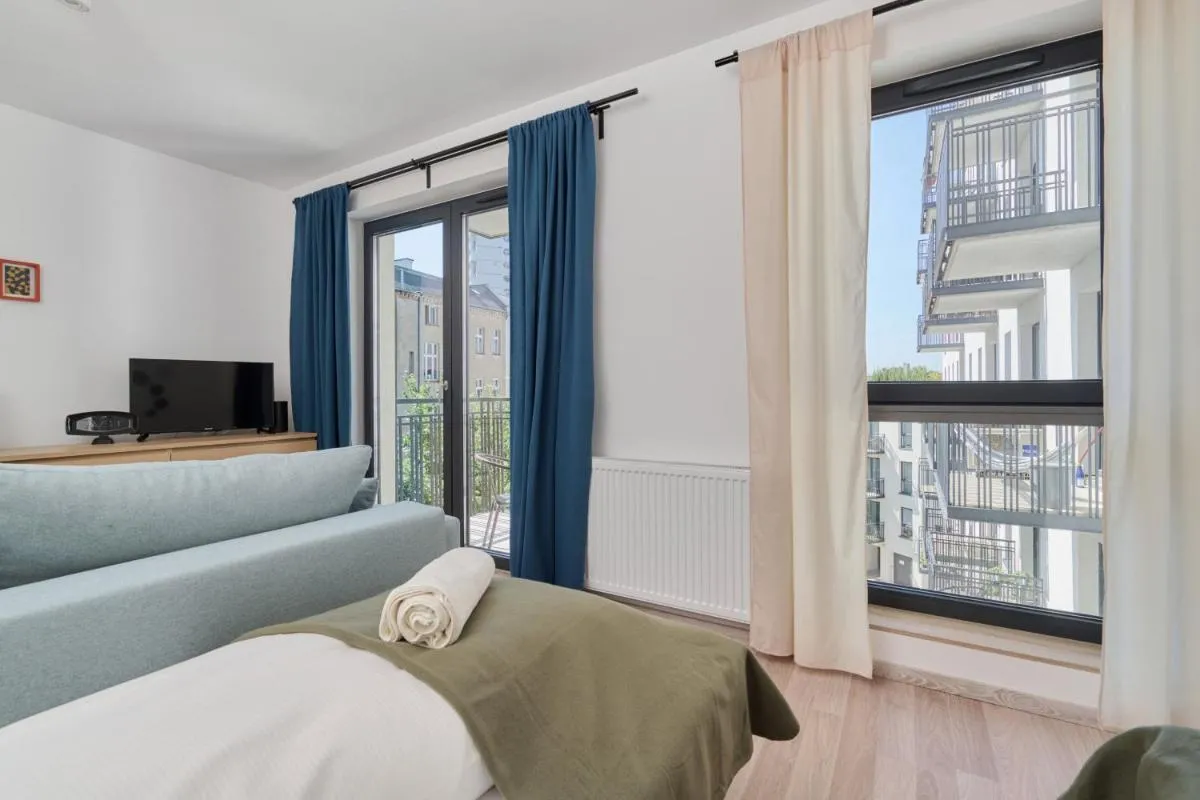 Image 4 of City Center Mirrors Apartment with Parking by Noclegi Renters