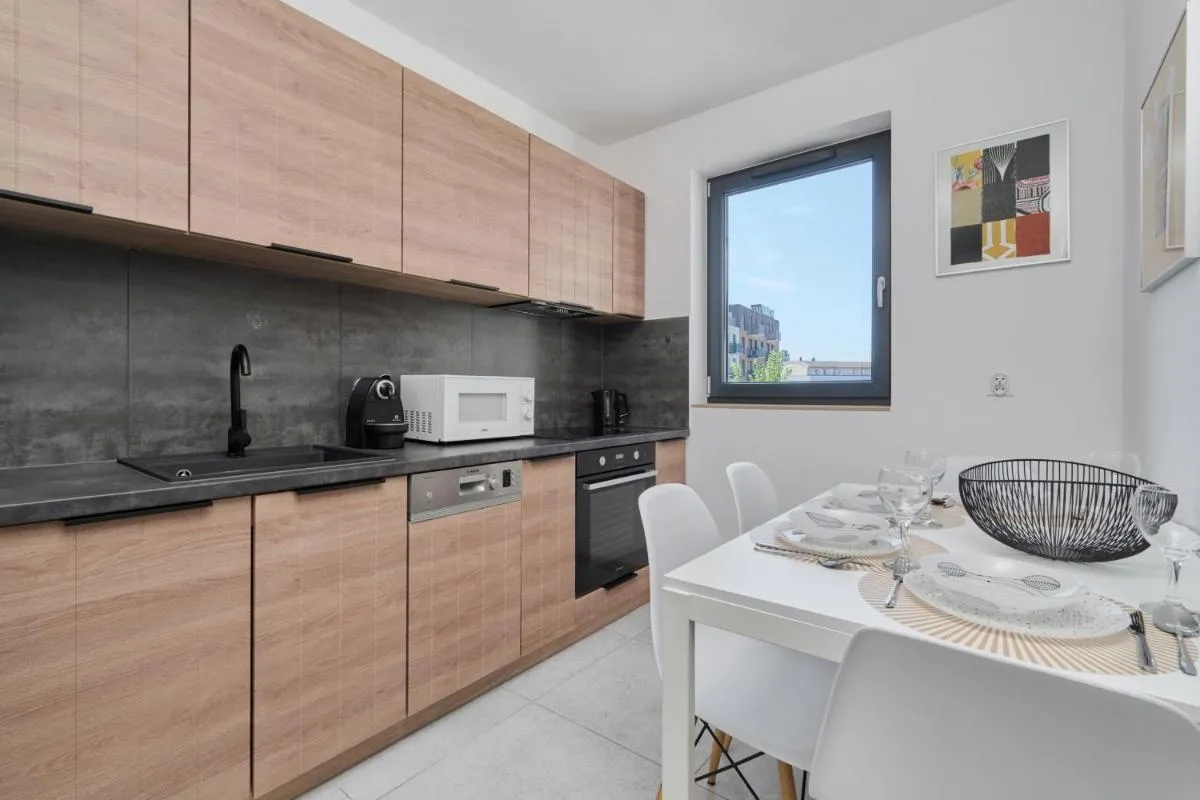 Image 3 of City Center Mirrors Apartment with Parking by Noclegi Renters