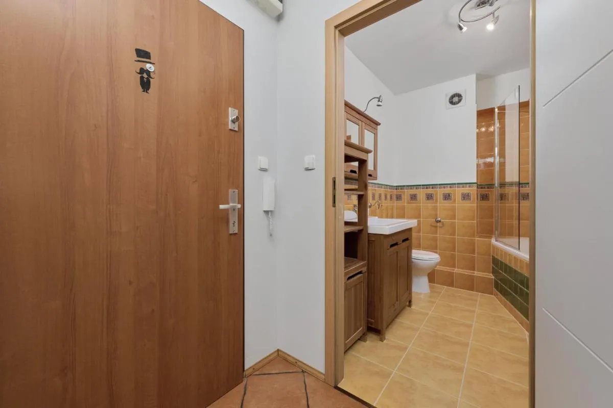 Image 2 of Convenient Apartment Mosiężna 7 by Noclegi Renters