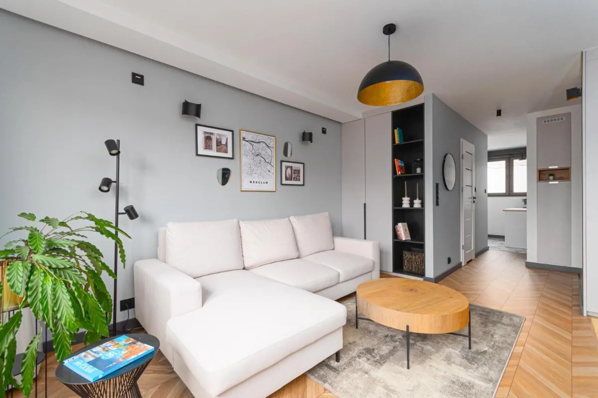 Image 3 of Czysta Modern Apartment