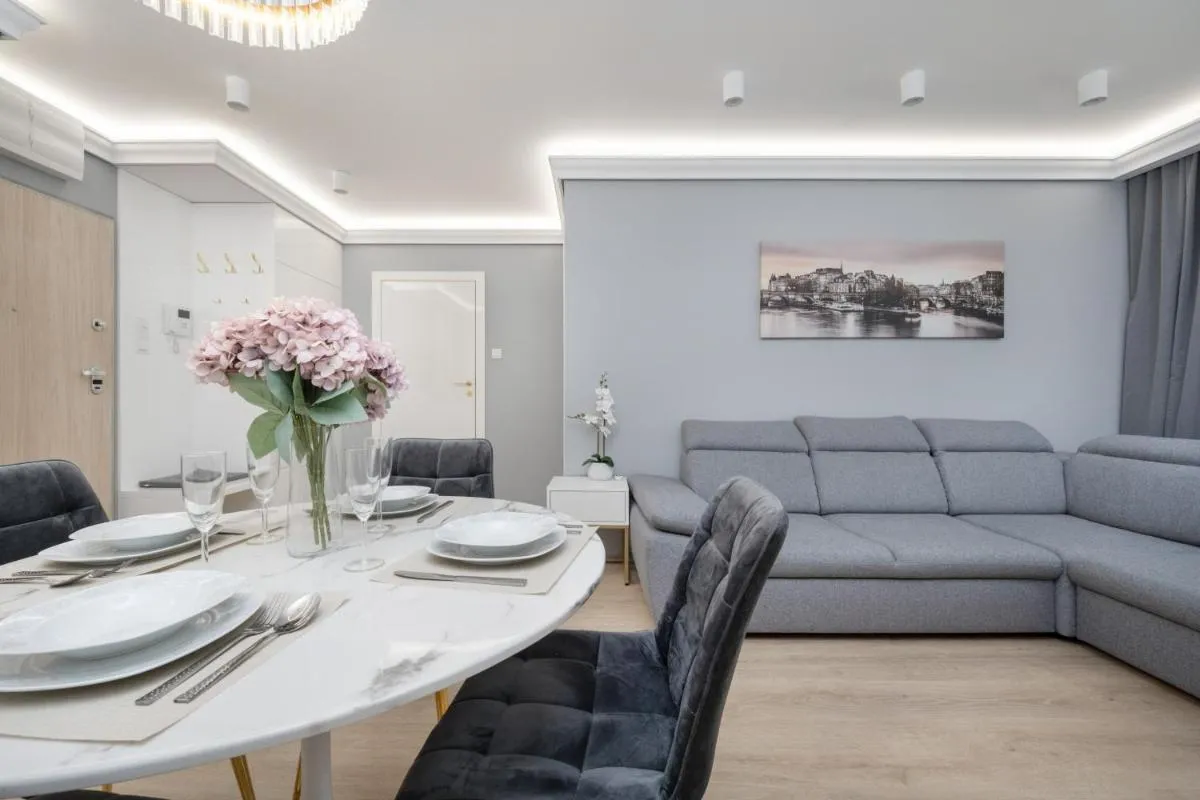 Image 6 of Elegant Apartment with Balcony by the Oder River in Wrocław by Renters Prestige