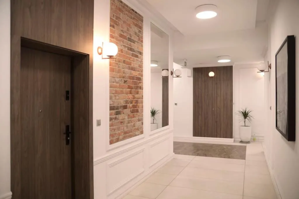 Image 2 of Energetic Apartment in City Center!