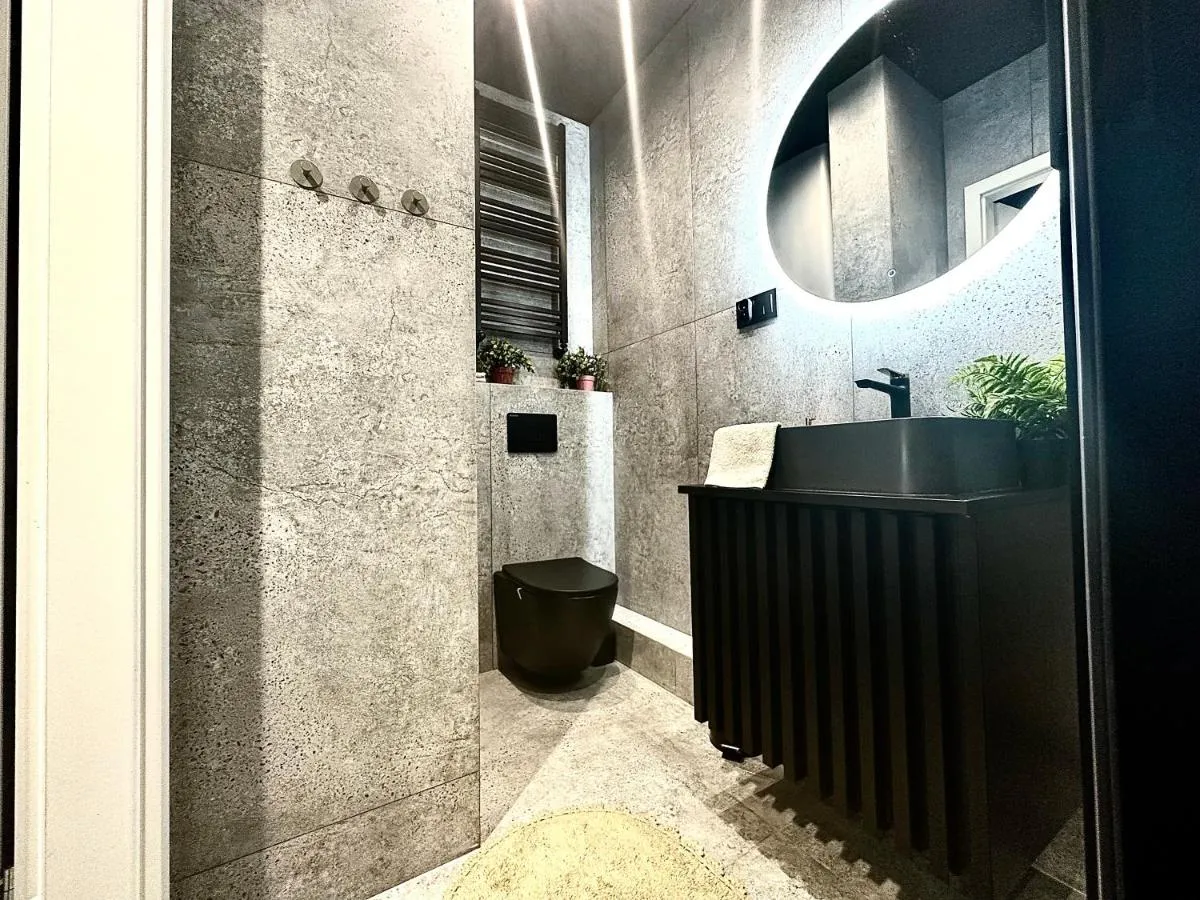 Image 2 of GOLDEN Apartment ~ 1000m Main Square ~ Self Check-In 24h
