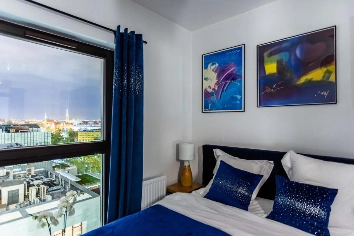 Image 1 of Glamour Apartment City View