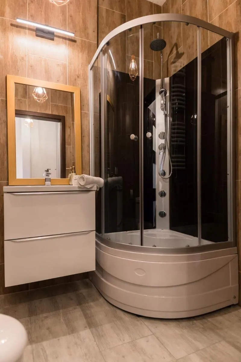 Image 4 of GoldenEye Apartment Center