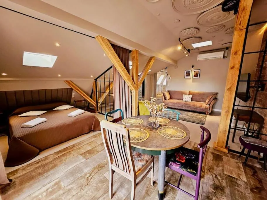 Image 6 of Golden Rooftop Apartment-OldTown