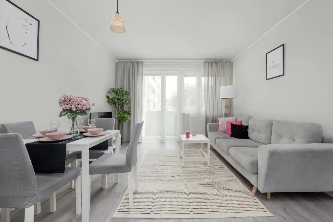 Image of Jasny Apartament Blisko Starego Miasta we Wrocławiu by Rent like home