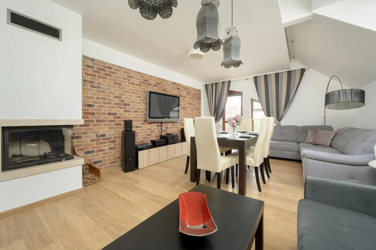 Image 4 of Jasny Dwupoziomowy Apartament we Wrocławiu by Noclegi Renters