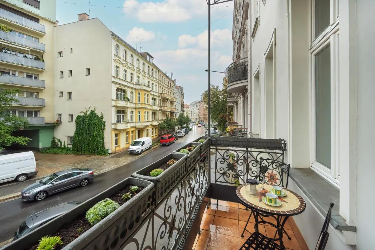 Image 2 of Jedności Narodowej Stylowy Apartament Wrocław by Noclegi Renters