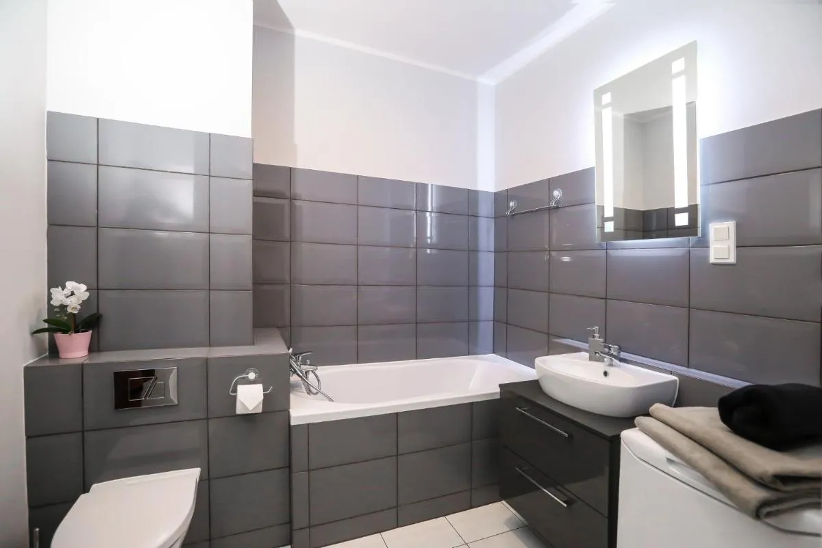 Image 2 of King4You Apartments
