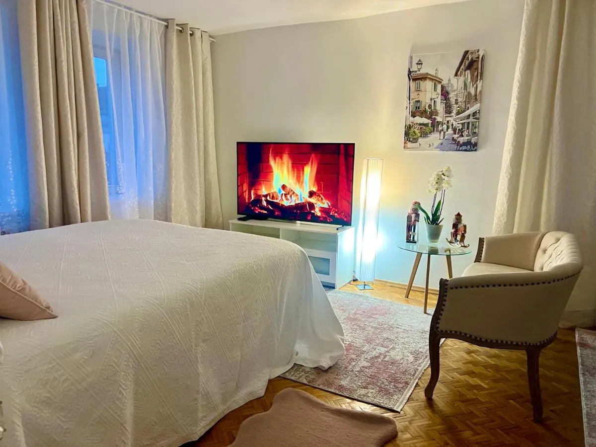 Image 4 of Louis & Elza Old Town Romantic apartments