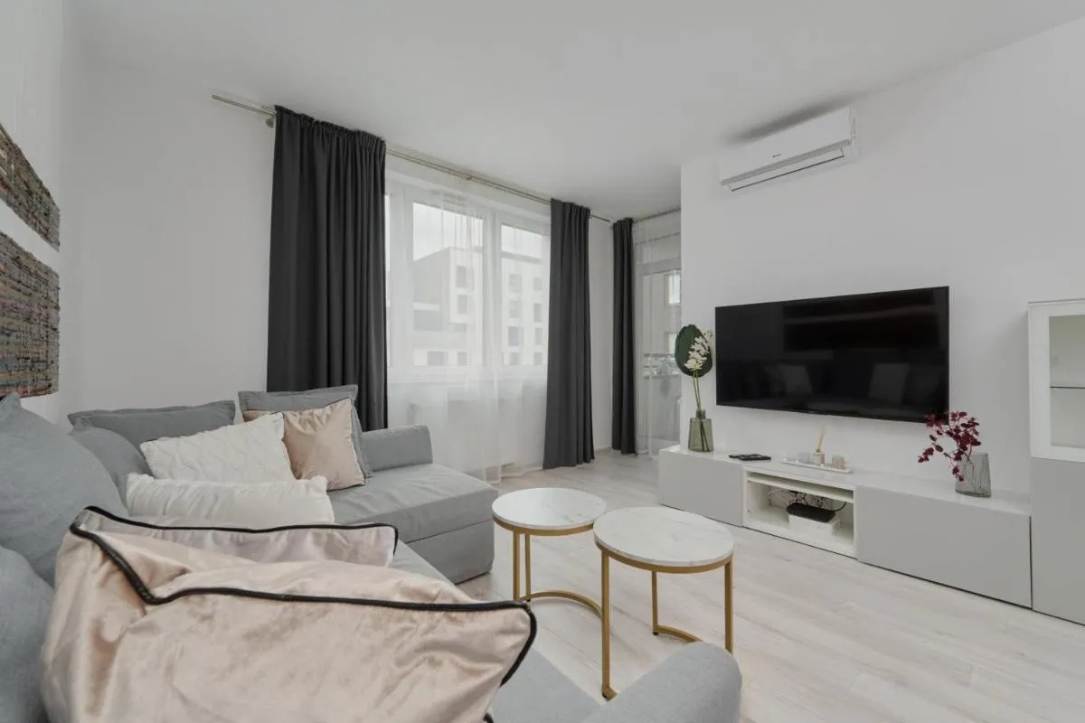 Image 4 of Luxurious Apartments with Balcony & Parking Gwiaździsta Wrocław by Noclegi Renters
