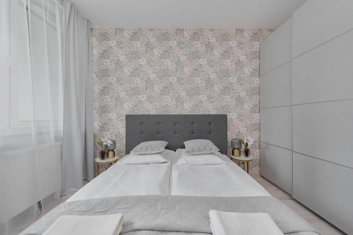 Image 3 of Luxurious Apartments with Balcony & Parking Gwiaździsta Wrocław by Noclegi Renters