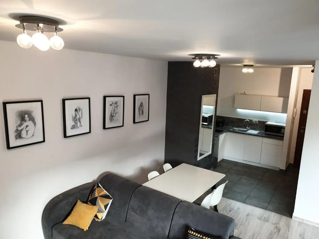 Image of MAGNOLIA 4