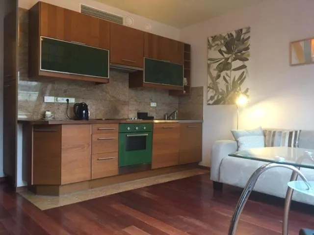 Image 3 of Main Street Apartment – Old Town