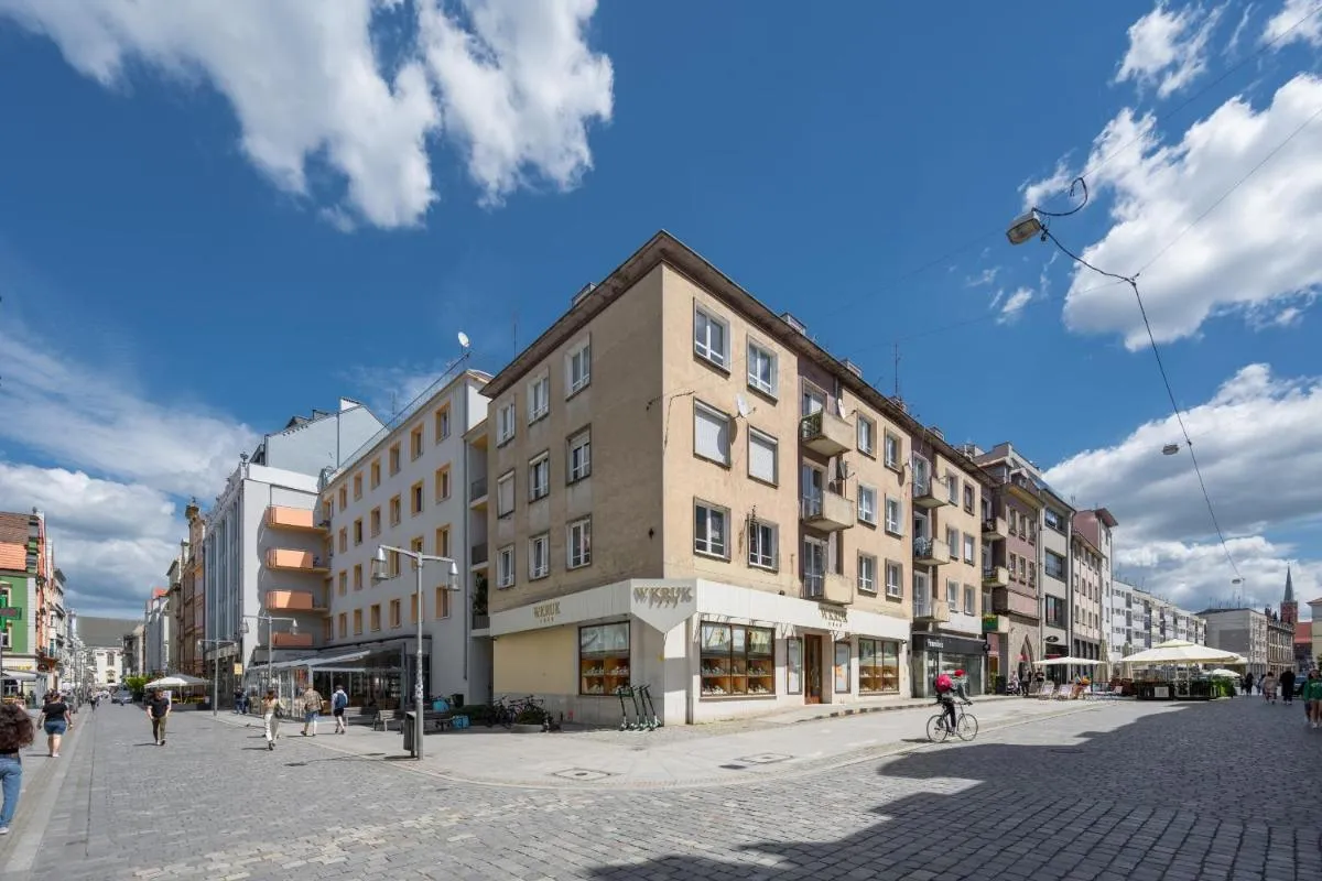 Image 4 of Market Square Corner Apartment Kuźnicza by Noclegi Renters