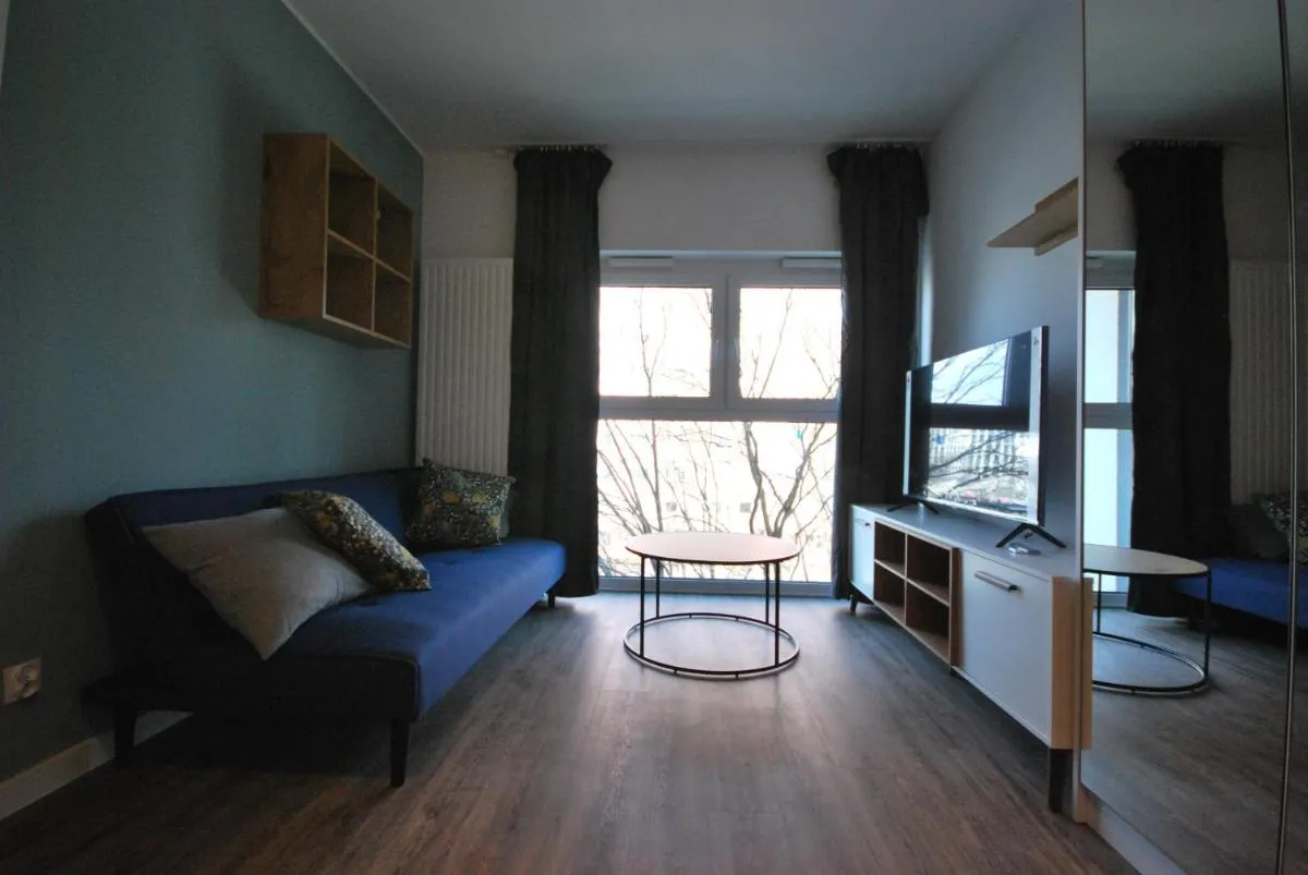 Image 2 of Modern Studio