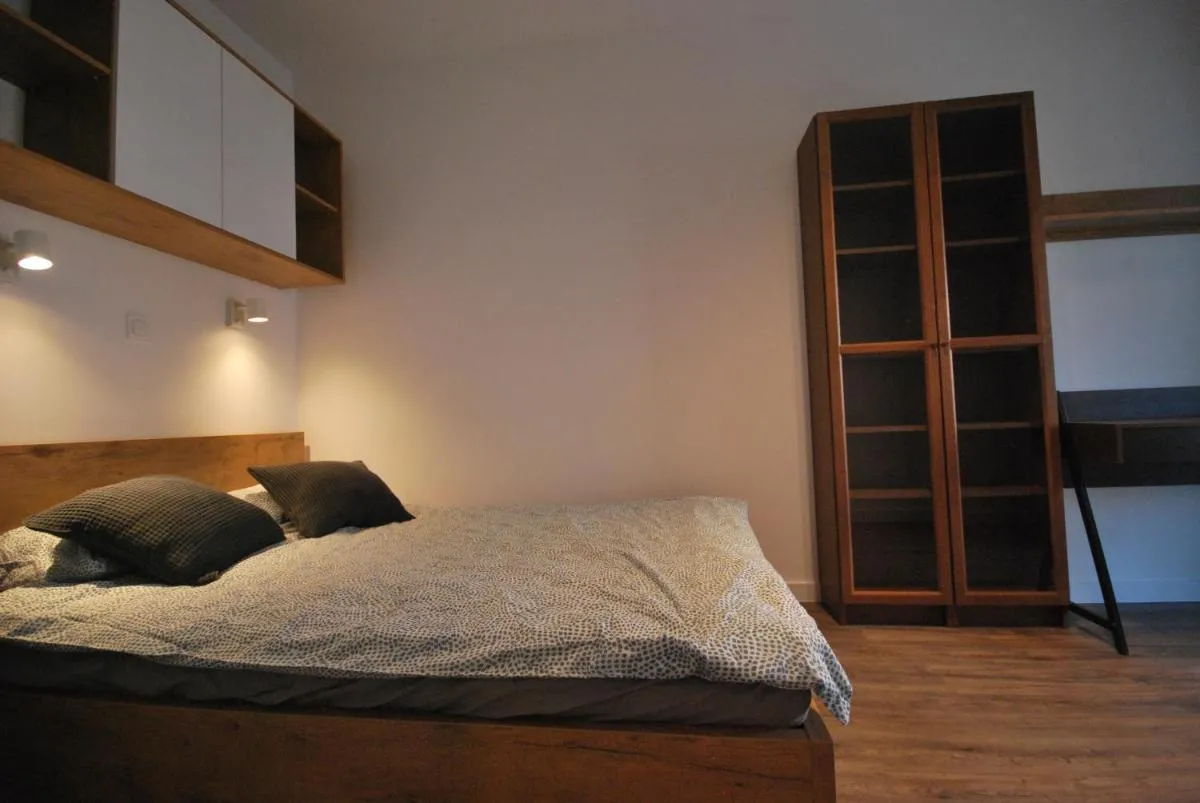 Image 3 of Modern Studio