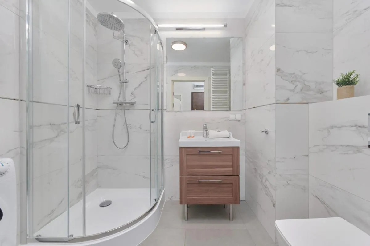 Image 2 of Piłsudskiego Stylish Apartment by Noclegi Renters