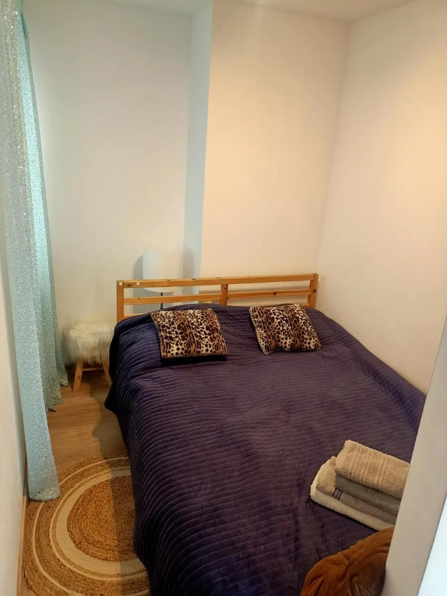 Image 1 of Przytulne studio – 2 pokoje,parking,blisko centrum-6km,tramwaj, Nflix, park, spokój,