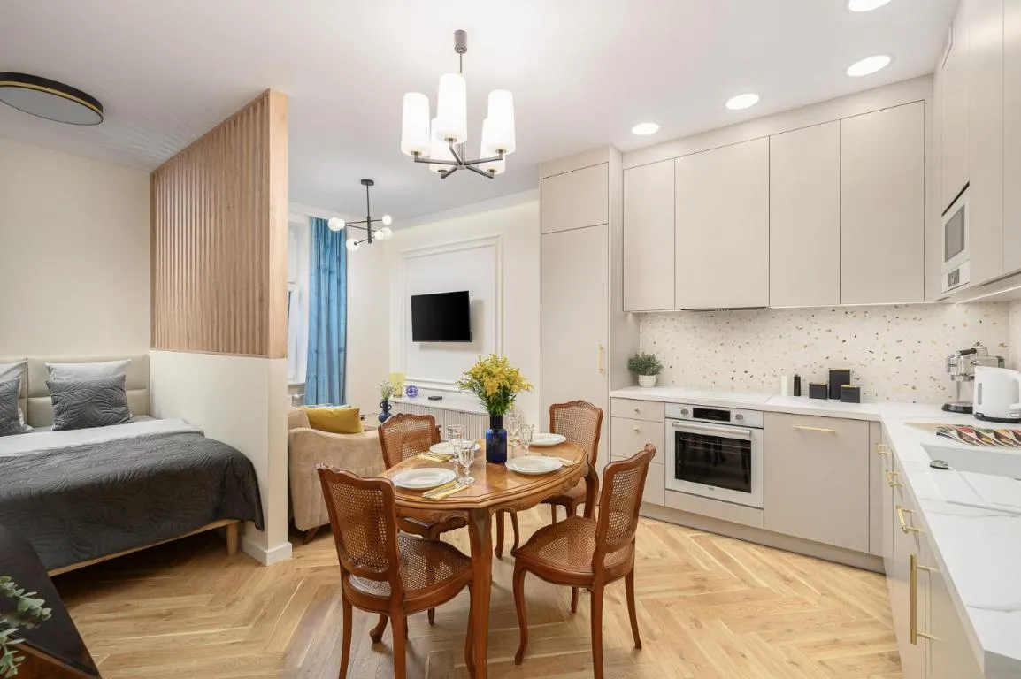 Image of Quiet Apartment on the Main Square, 2 Bathrooms