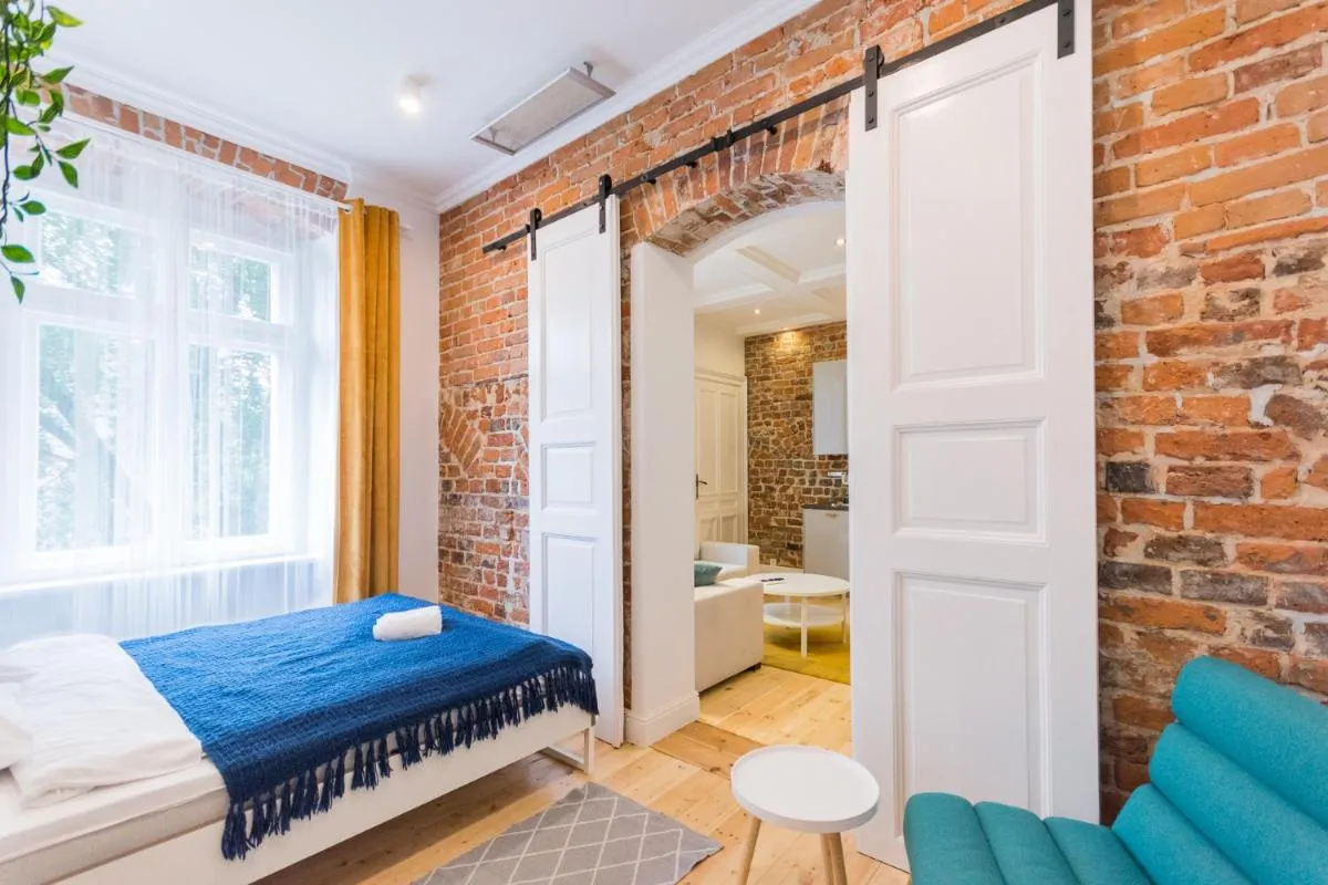 Image 1 of RYNEK Stare Miasto Apartment 4A – Klima Netflix