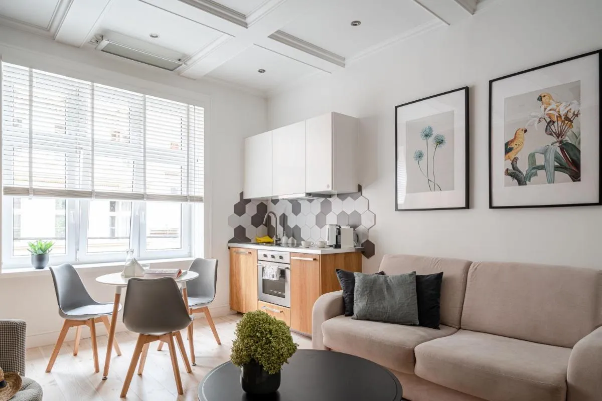 Image 2 of RYNEK Stare Miasto Apartment 5 – Klima Netflix