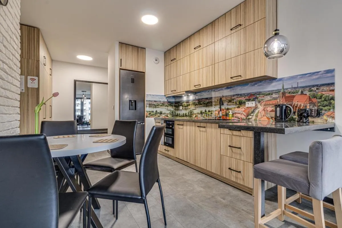 Image 3 of RentPlanet – Apartament Wyszyńskiego 56