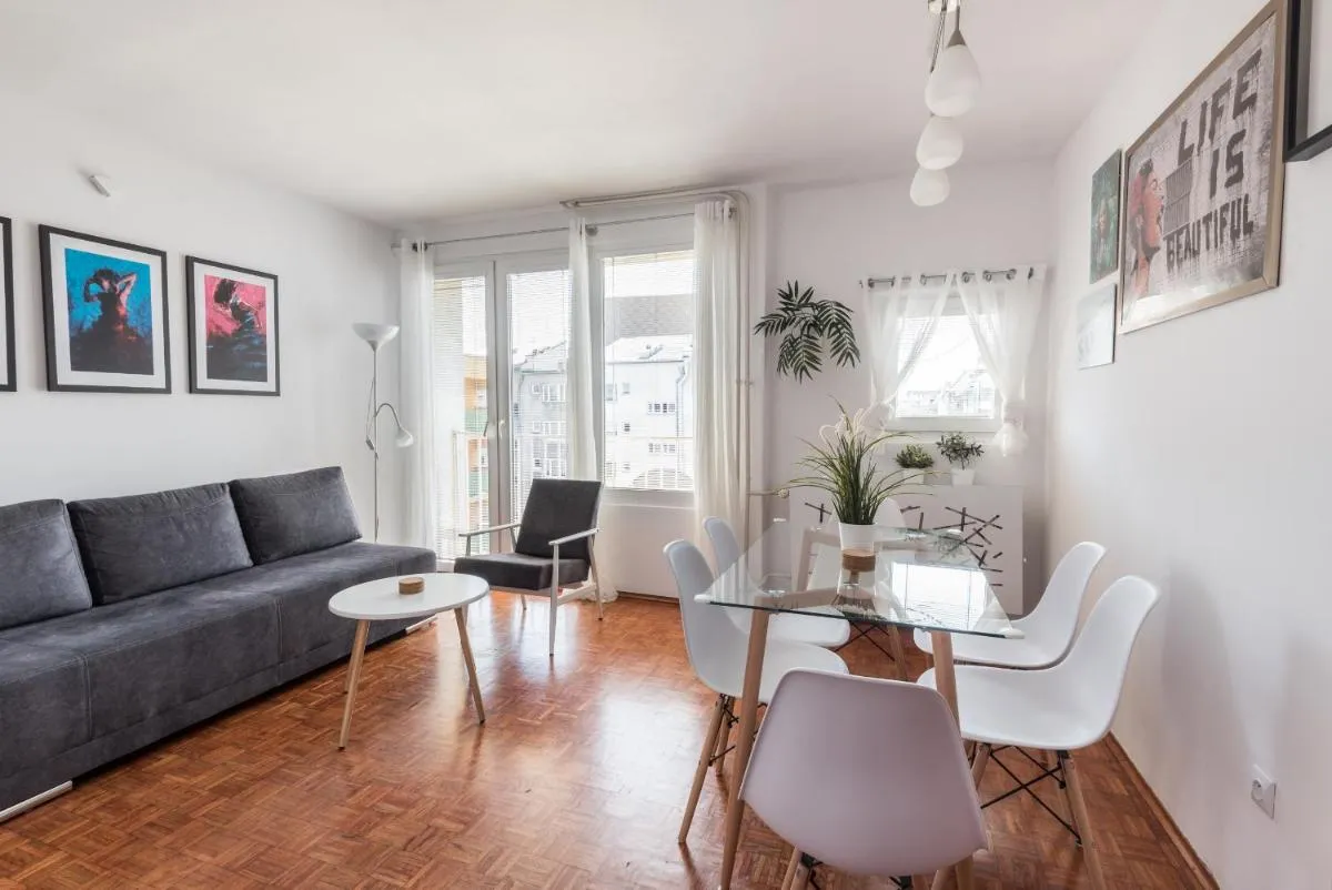 Image 3 of Samba Apartment