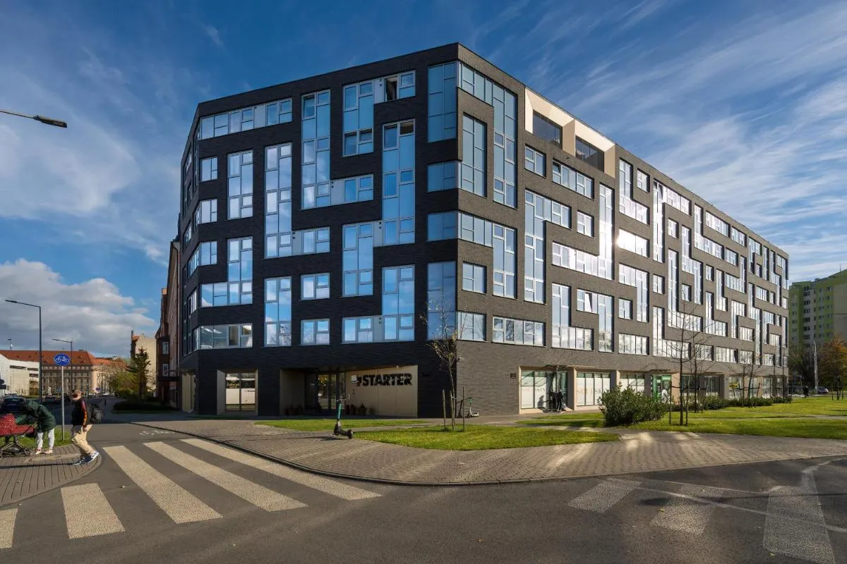 Image 2 of Trendy Studios with Home Office near Wrocław Main Station by Noclegi Renters