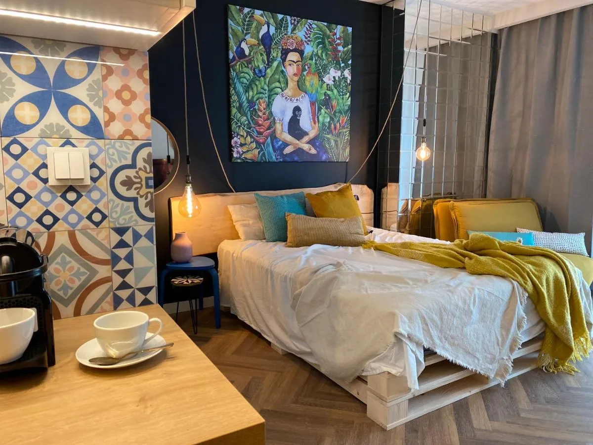 Image 6 of Uroczy apartament Art Marina z widokiem na rzekę i bezpłatnym parkingiem